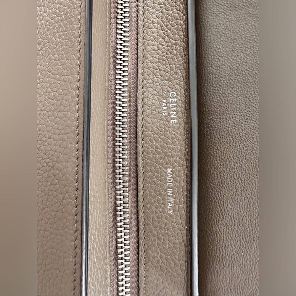 CELINE
Small Trapeze Bag - Picture 10 of 11